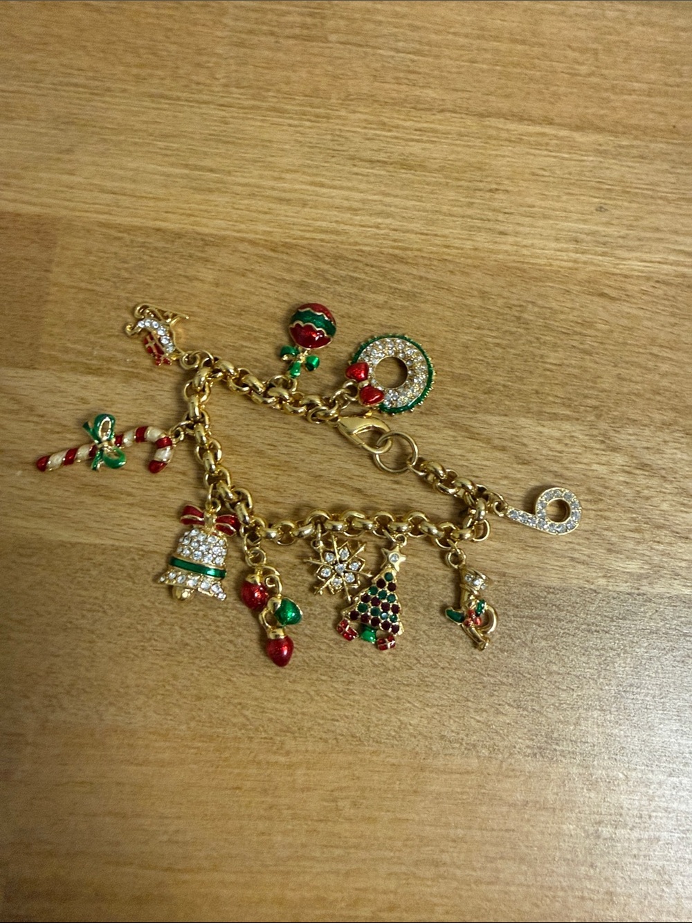 Gold tone Christmas charm bracelet tree lights bell candy cane wreath